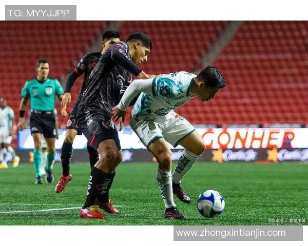 足总杯精彩对决AC米兰大胜那不勒斯引发全场沸腾瞬间回顾 足总杯精彩对决AC米兰大胜那不勒斯引发全场沸腾瞬间回顾