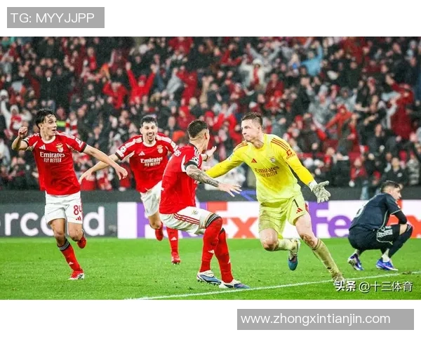 欧冠激战：里昂大胜波尔图红牌争议引发全场热议与十大精彩进球回顾