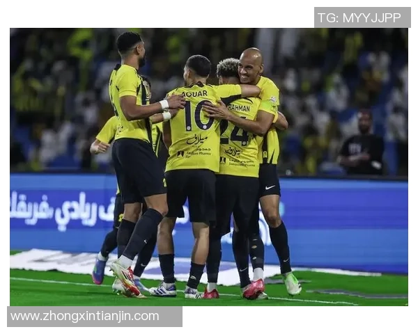 国王杯波尔图逆转里昂帽子戏法引发争议判罚全场沸腾