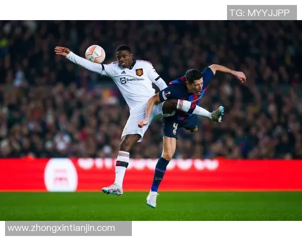 巴萨友谊赛大胜曼联六比二乌龙球瞬间点燃全场激情