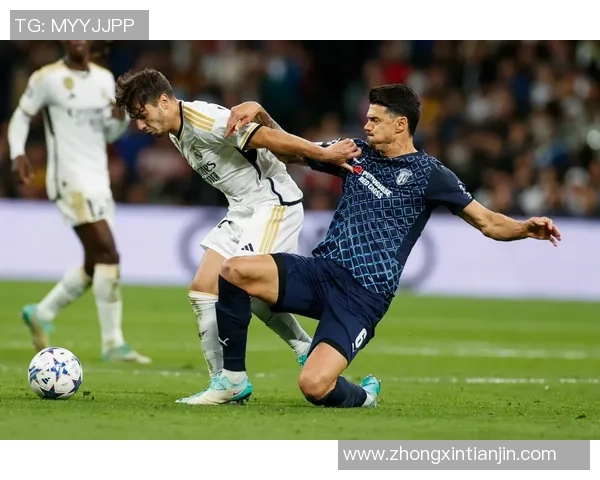 欧冠激战波尔图逆转莱比锡争议判罚引发全场沸腾